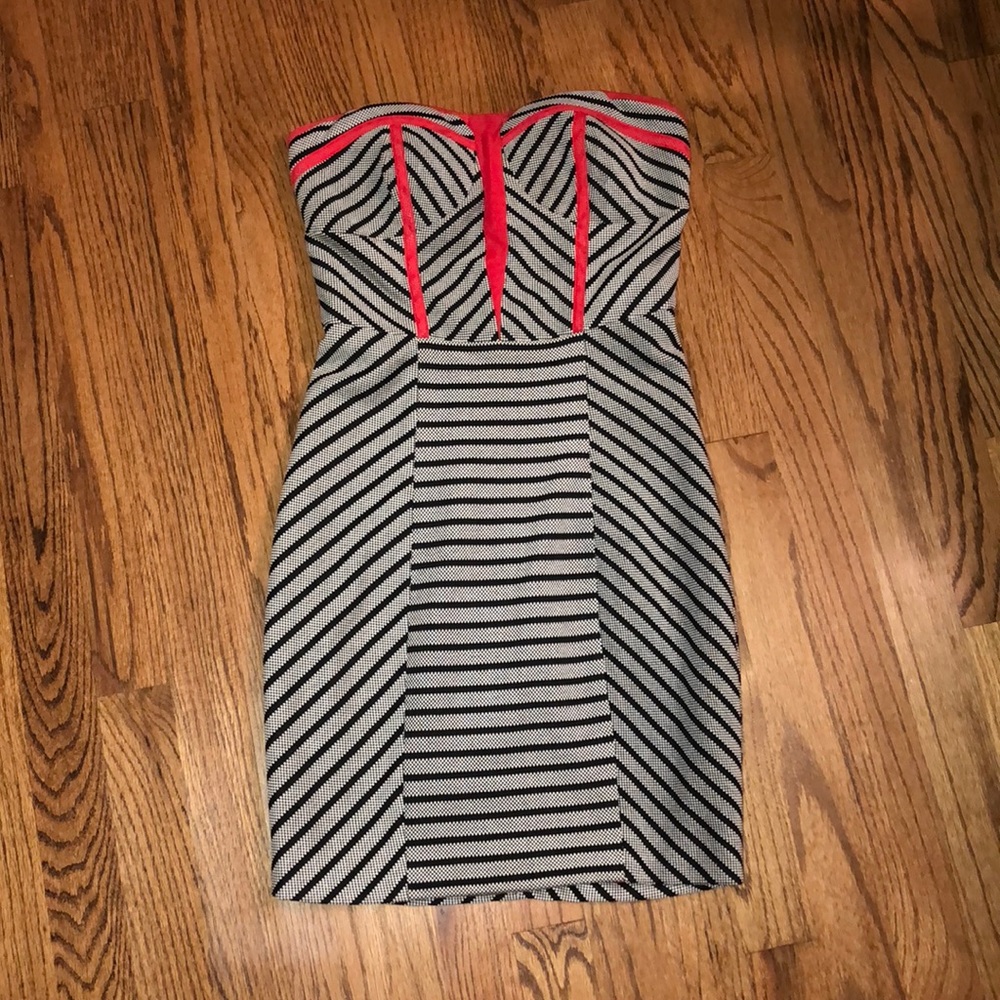 Black and red strapless dress